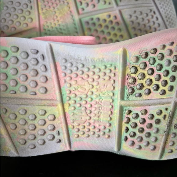 Crocs size 10/11 girls - Picture 5 of 5